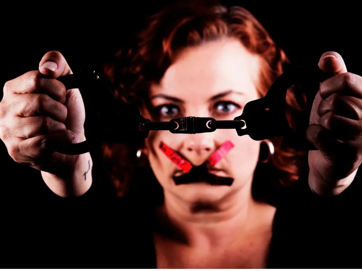 Wie funktioniert Musik Zensur? Verbotene Musik und Protest erklärt